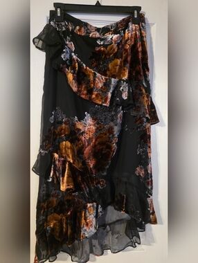 Gianni Bini Black Floral Velvet-Accent Ruffled Skirt